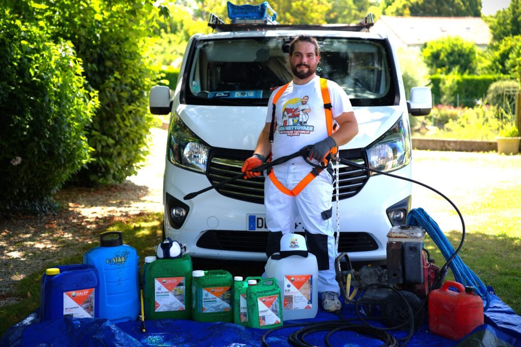 traitement Nettoyage Démoussage Décapage hydrofuge Toiture Façades Terrasse Nettoyage Démoussage Toiture Façades Terrasse Angoulême Charente Cognac Angoulême Charente Cognac